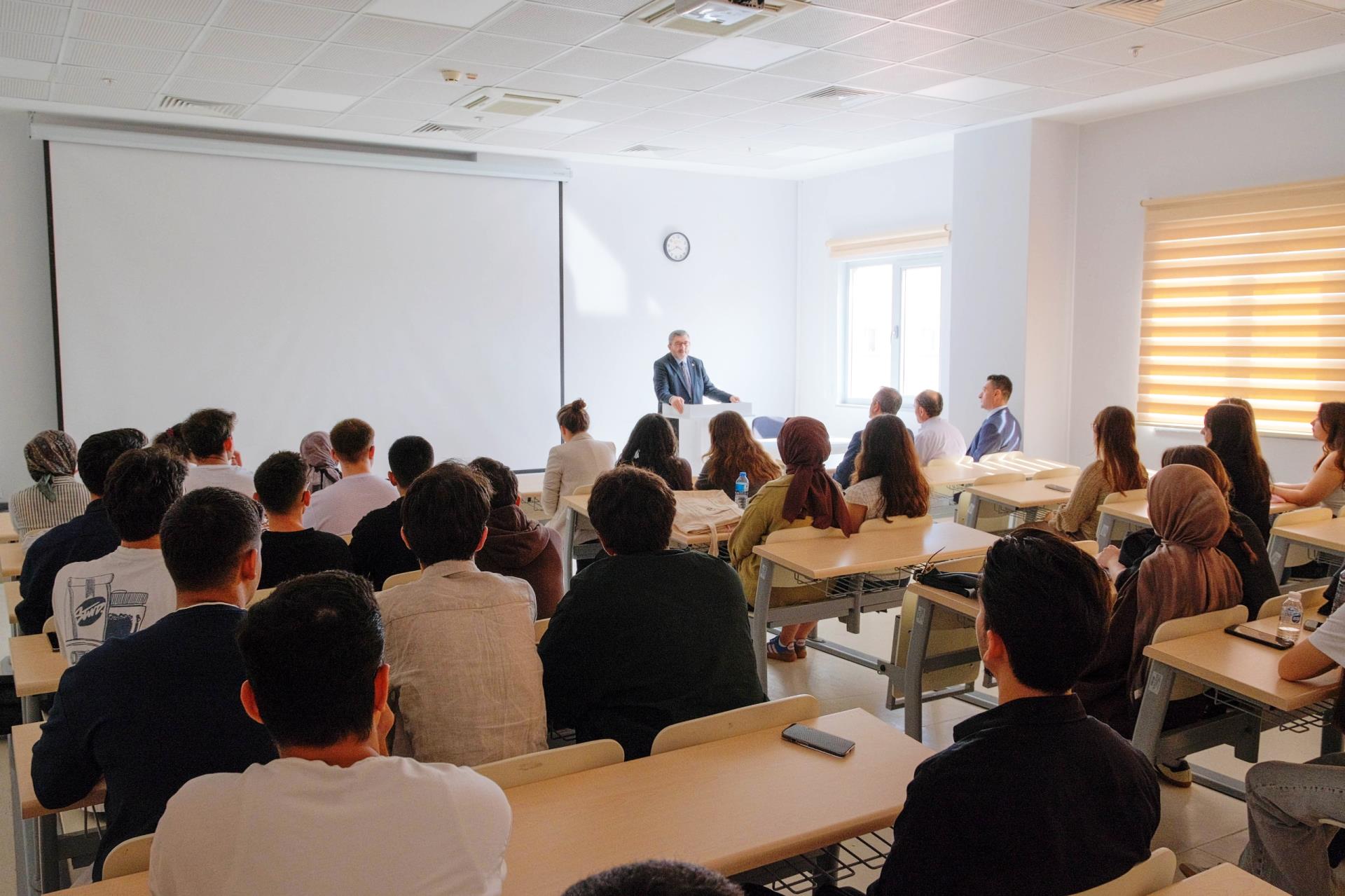 Diş Hekimliği Fakültemizde Yeni Eğitim-Öğretim Yılının İlk Dersi Gerçekleştirildi